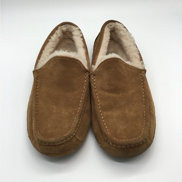 UGG Men’s Ascot Slipper